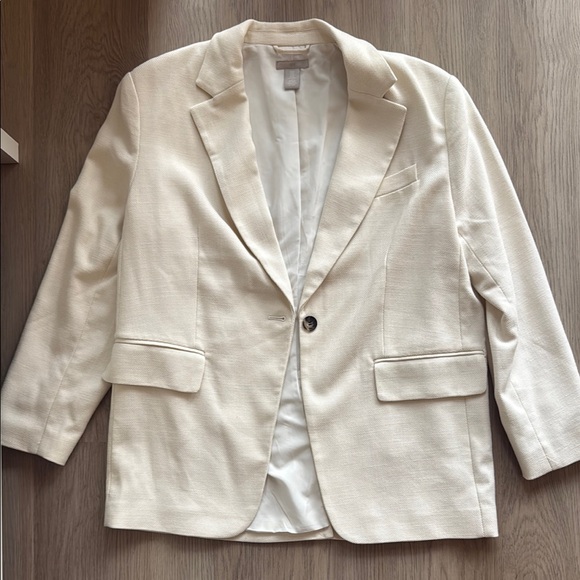 H&M Jackets & Blazers - H&M Elegant Cream Blazer